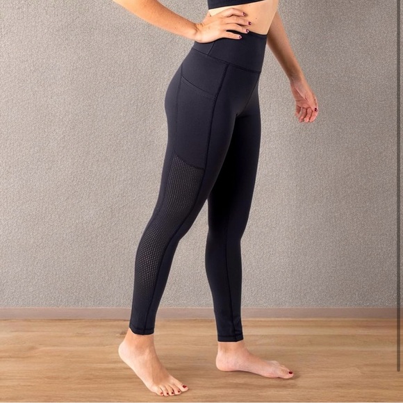 NWT Seemly High Wasted Leggings with Pockets and Tummy Control - Black - Picture 3 of 10